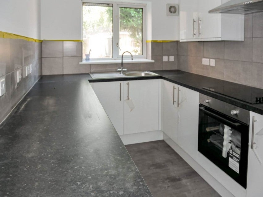 Flat Ferrier Close in Rainham