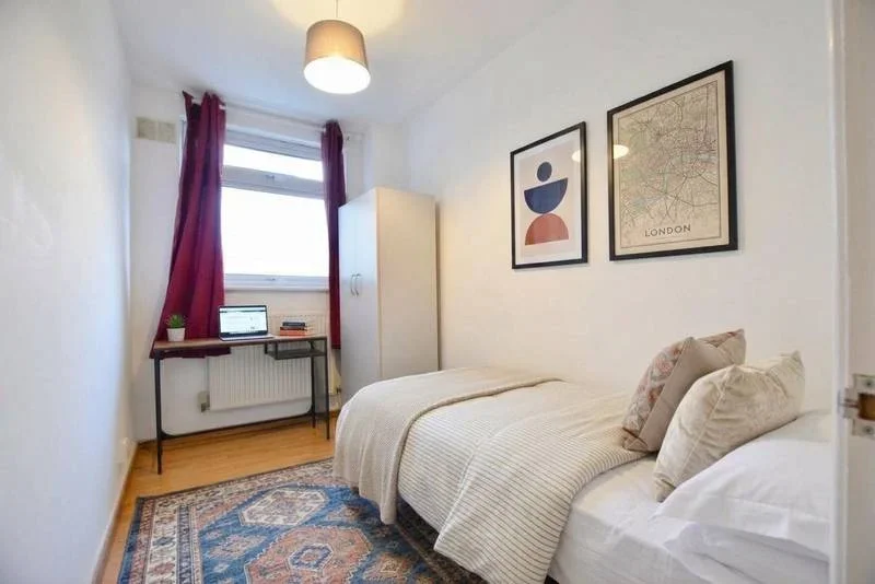 Room Haberdasher Street in Greater London