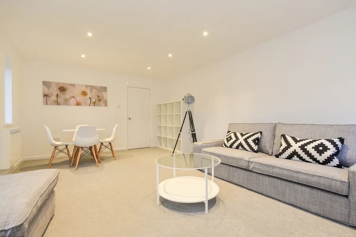 Flat Ridgemont Close in Oxford