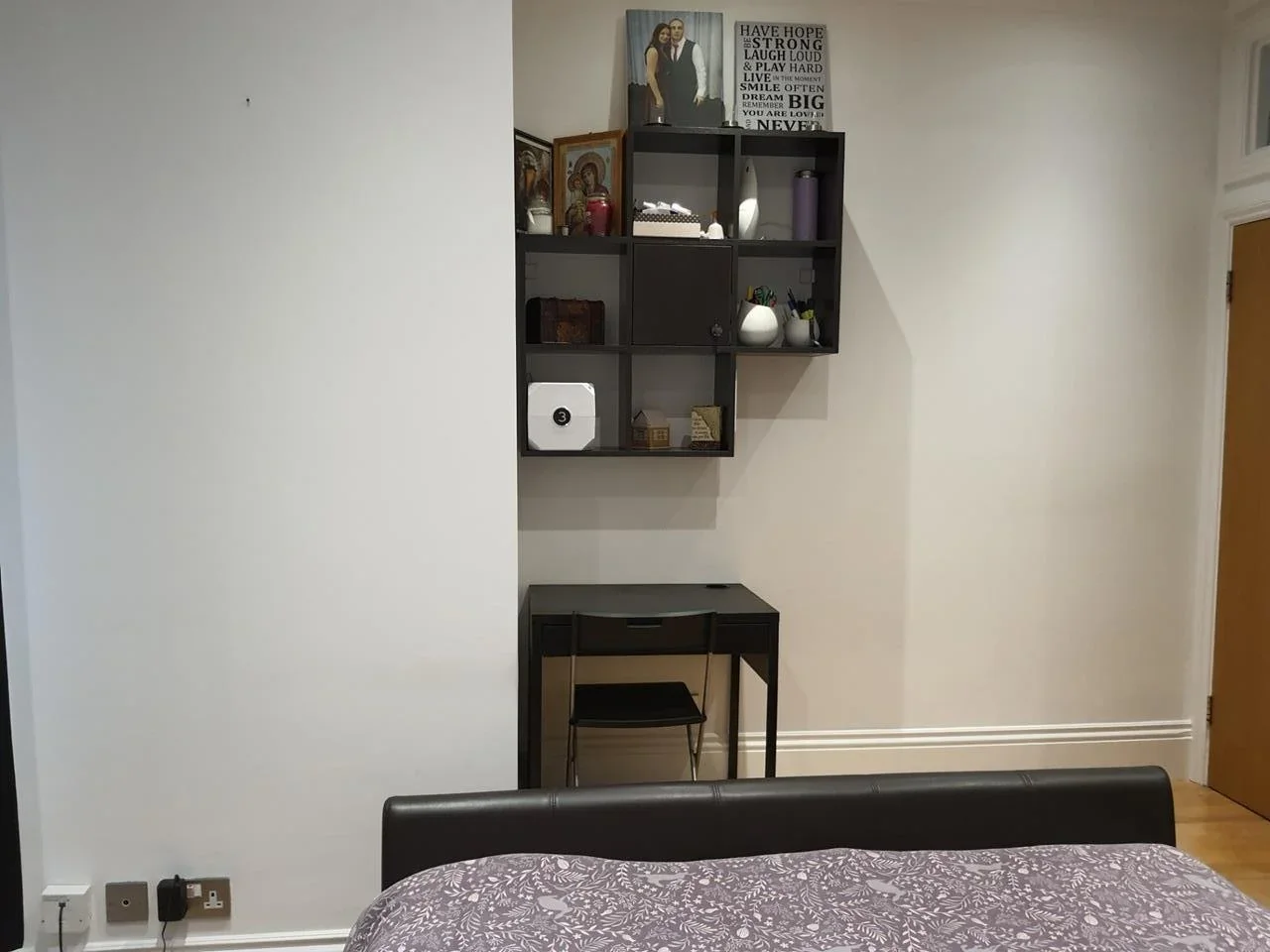 Flat Beaufort Road in Greater London