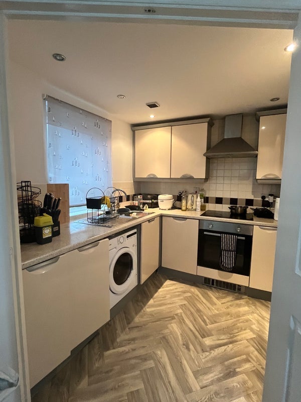 Flat Middlewood Street in Salford