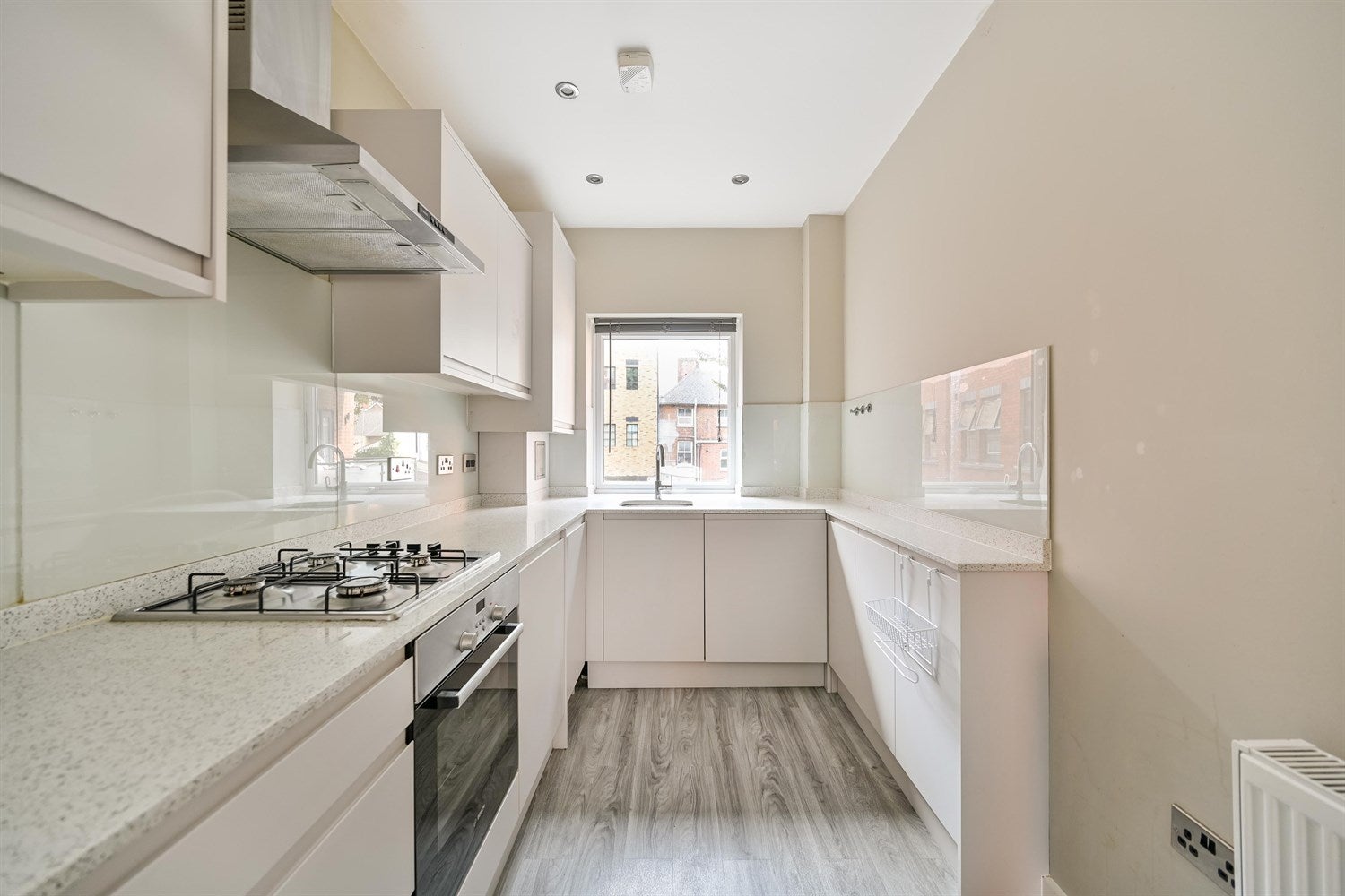 Flat Tudor Road in Reading