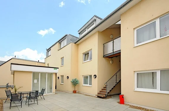 Flat Elm Crescent in Greater London