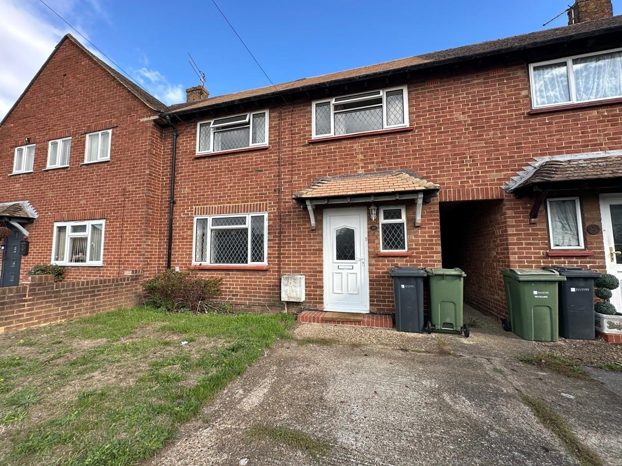 House Hornbeam Road in Guildford