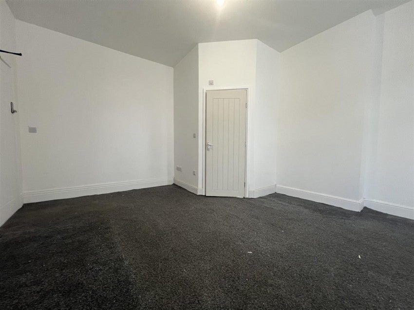 Room High Bank in Manchester