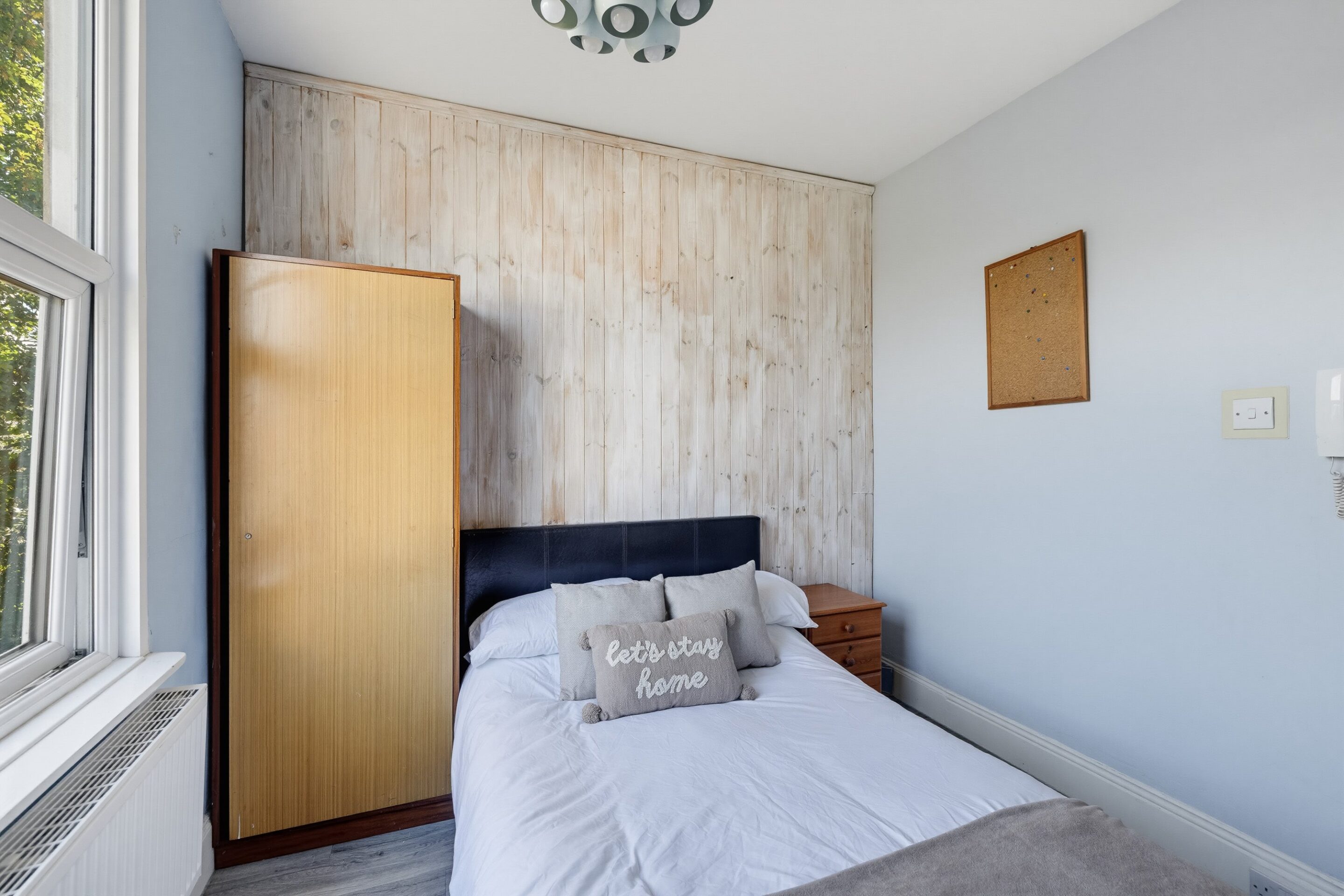 Room Alexandra Road in Plymouth