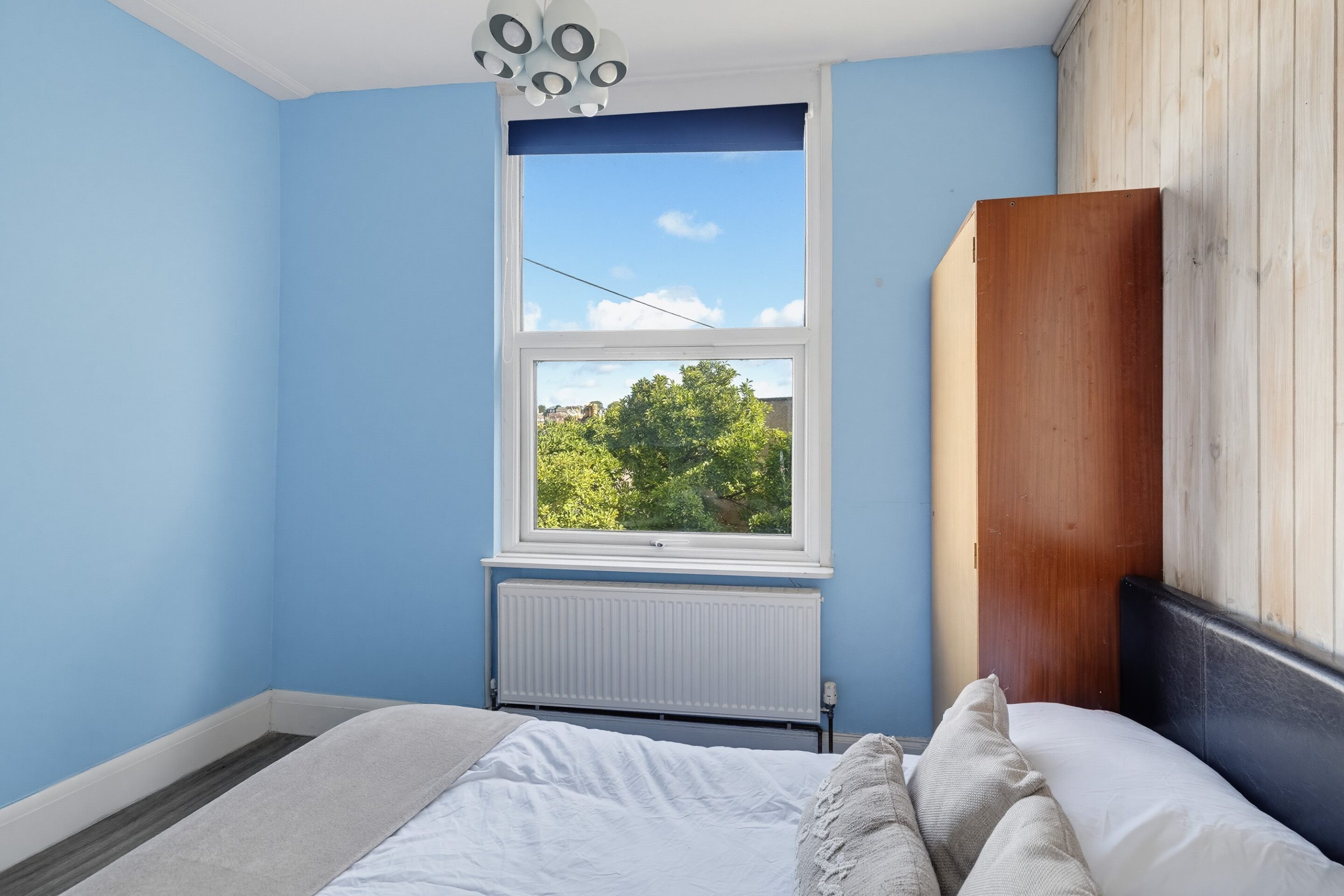 Room Alexandra Road in Plymouth