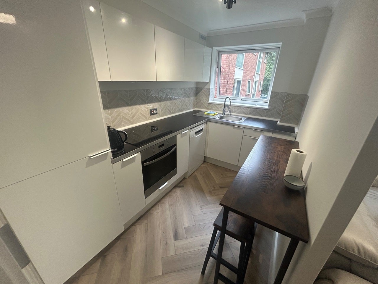 Flat Bollo Bridge Road in Greater London