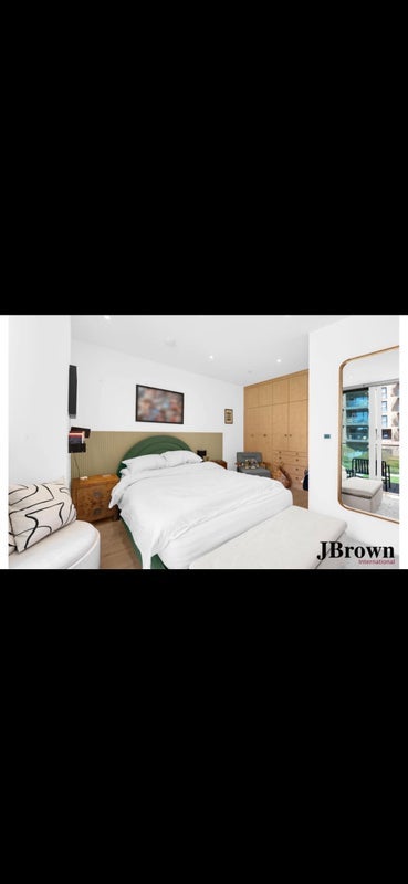 Room Springpark Drive in Greater London
