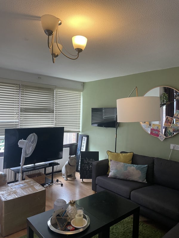 Room Wood Lane in Greater London