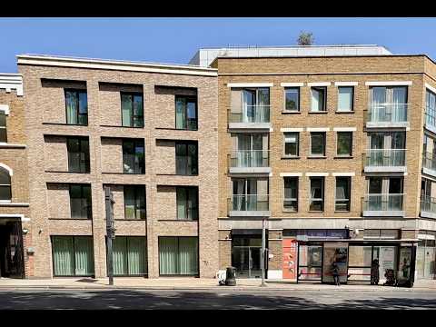 Flat Commercial Road in Greater London