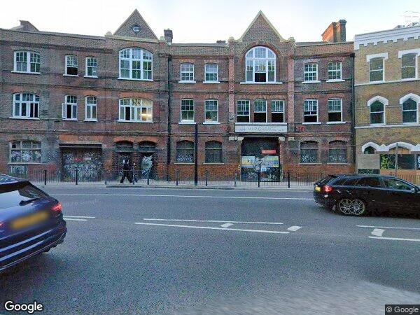 Flat Commercial Road in Greater London