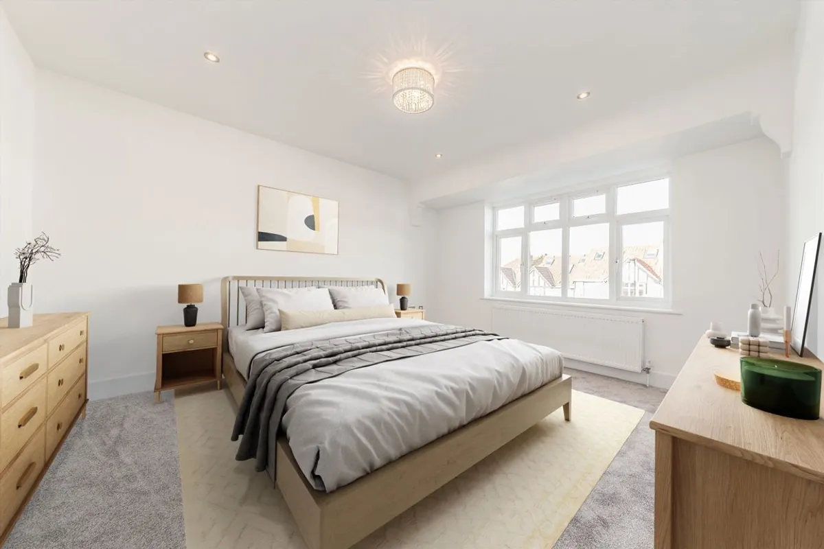 House Elmbank Way in Greater London