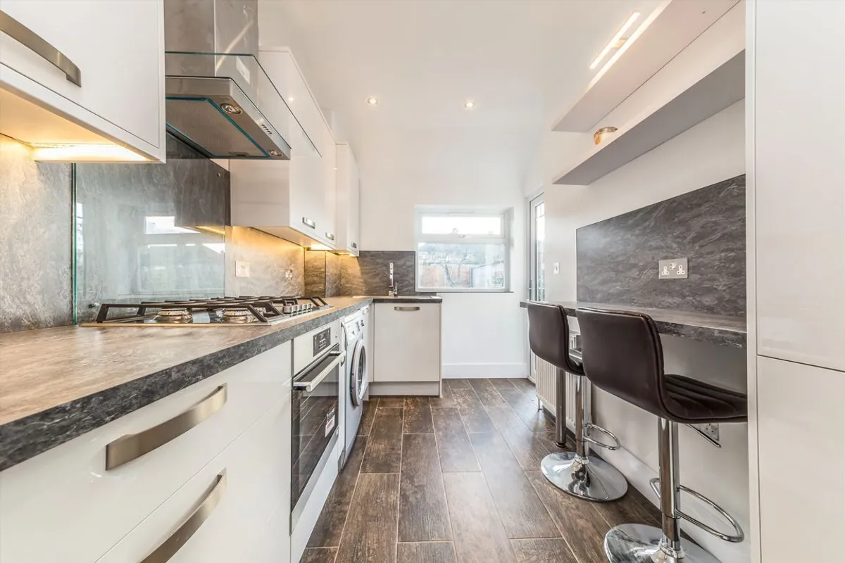 House Elmbank Way in Greater London