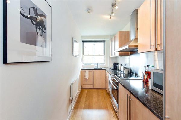 Flat Weymouth Street in London