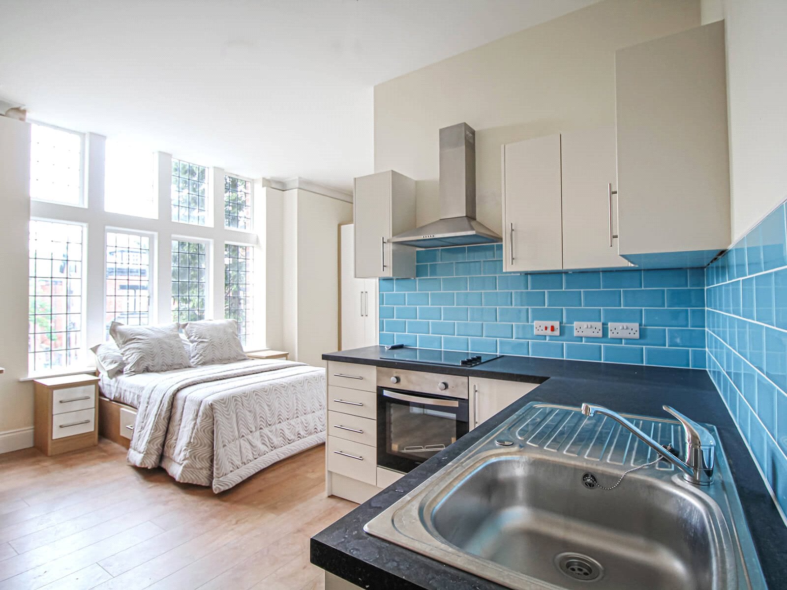Flat Clarendon Road in Leeds