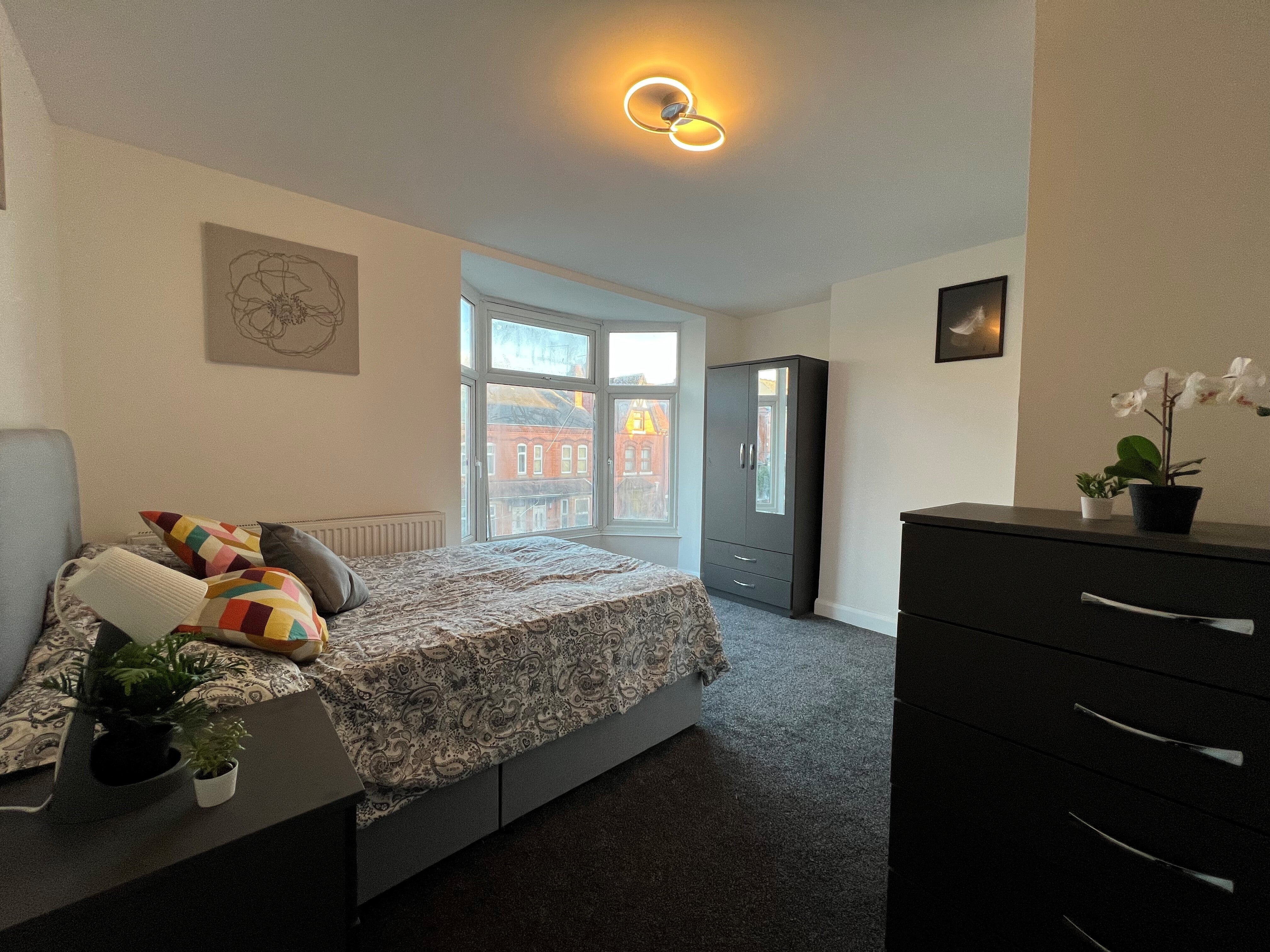 Room Other Road in Redditch