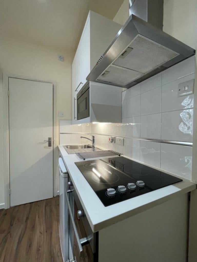 Flat Cranhurst Road in Greater London