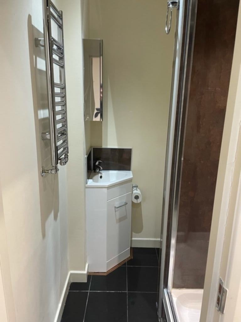 Flat Cranhurst Road in Greater London