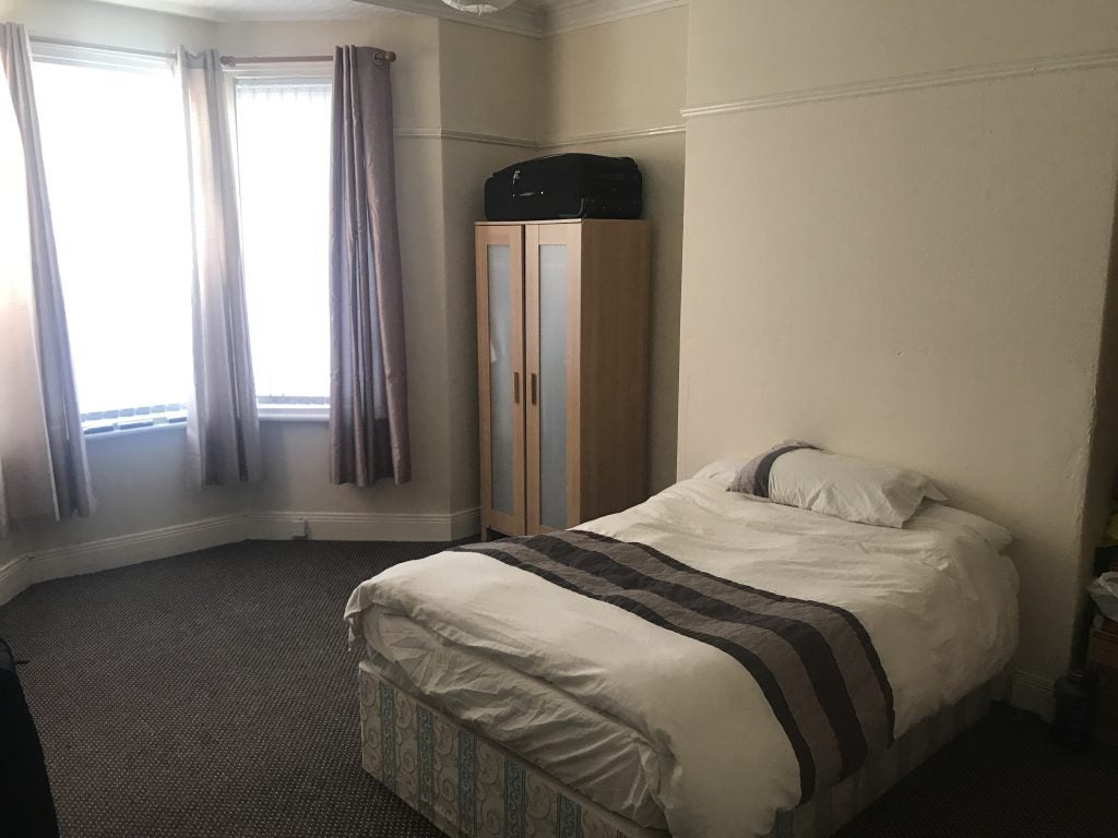 Flat Rothbury Terrace in Newcastle upon Tyne