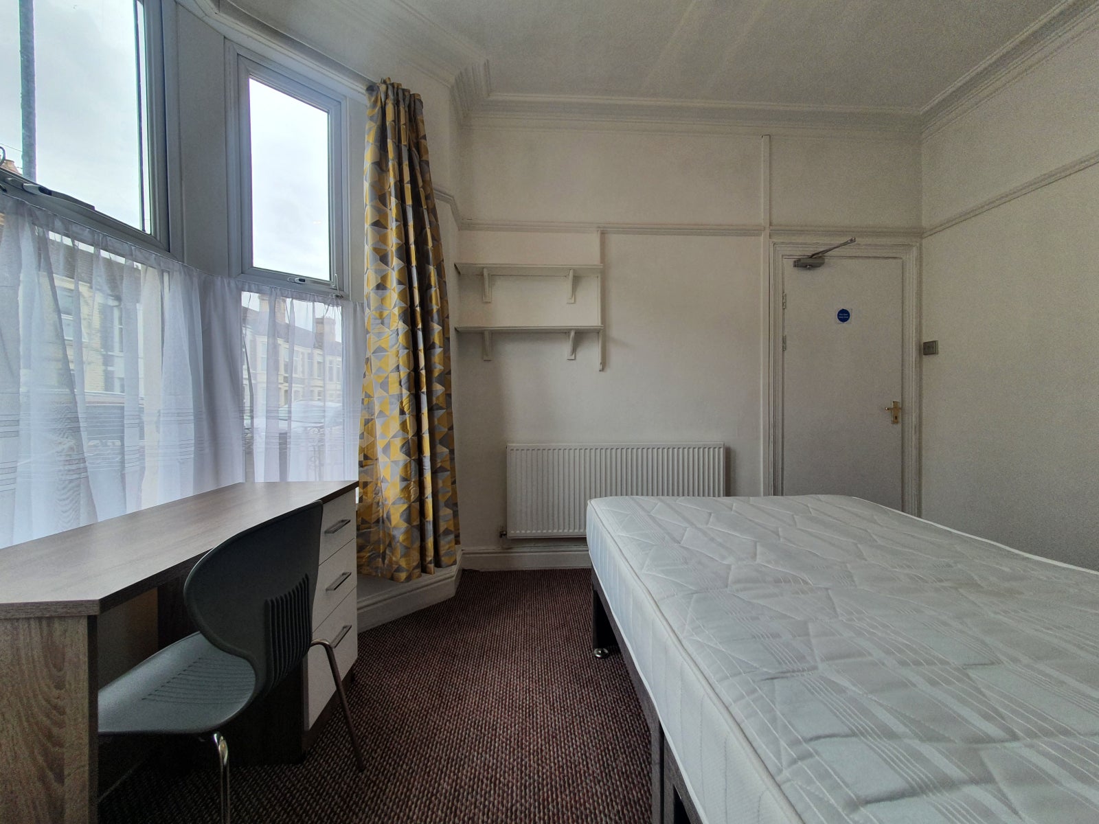 Room Tewkesbury Street in Cardiff