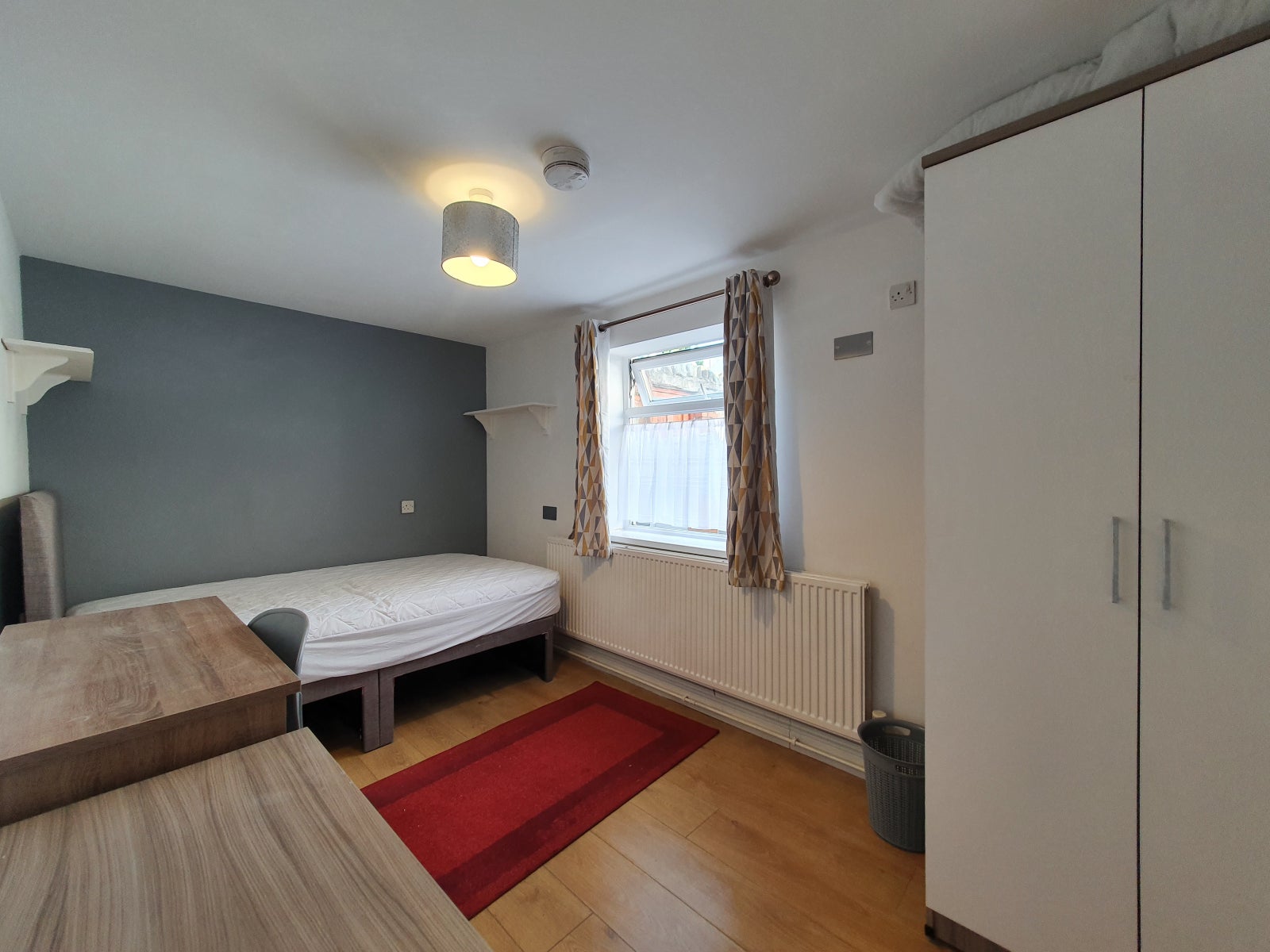 Room Tewkesbury Street in Cardiff