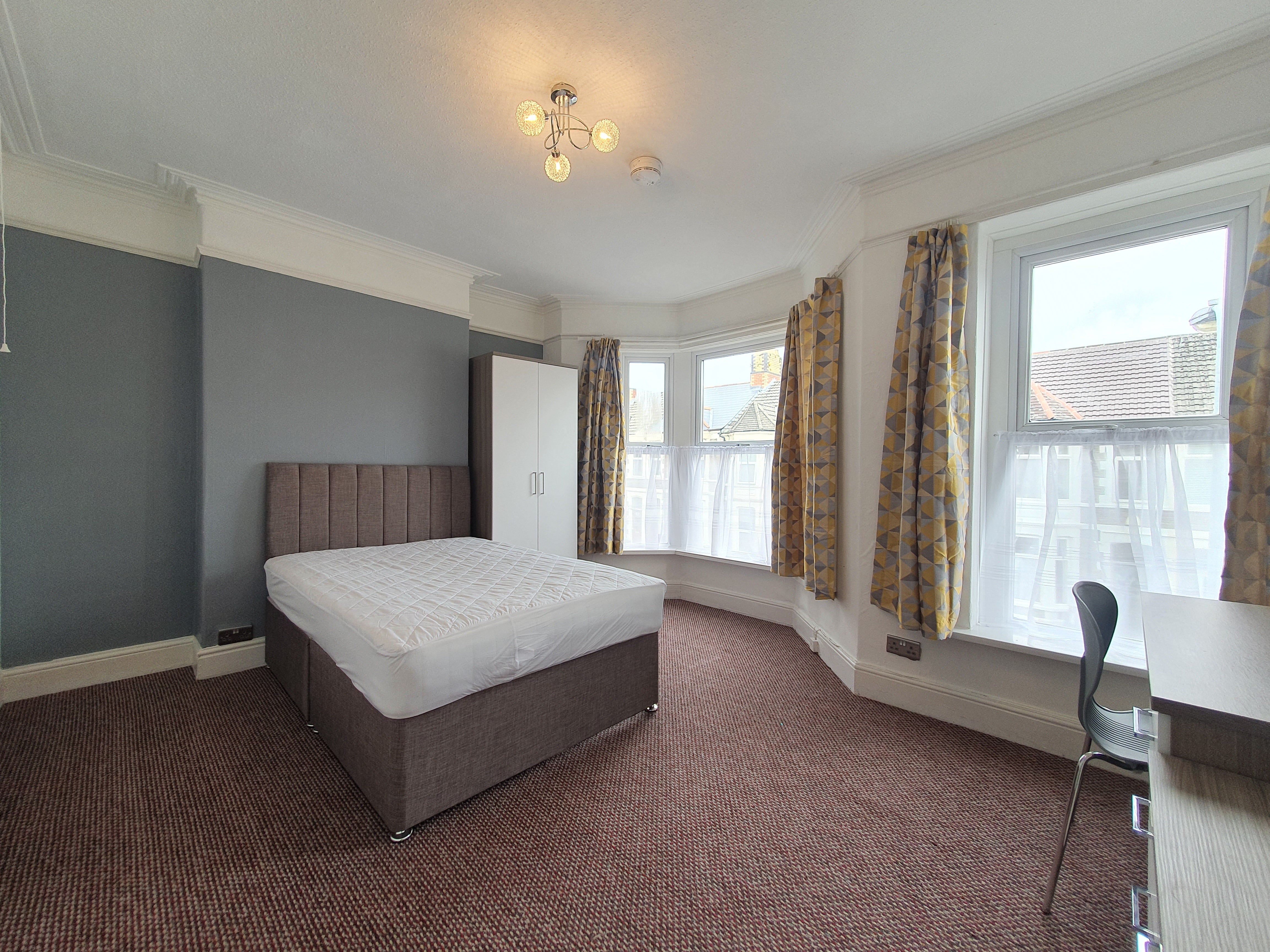Room Tewkesbury Street in Cardiff