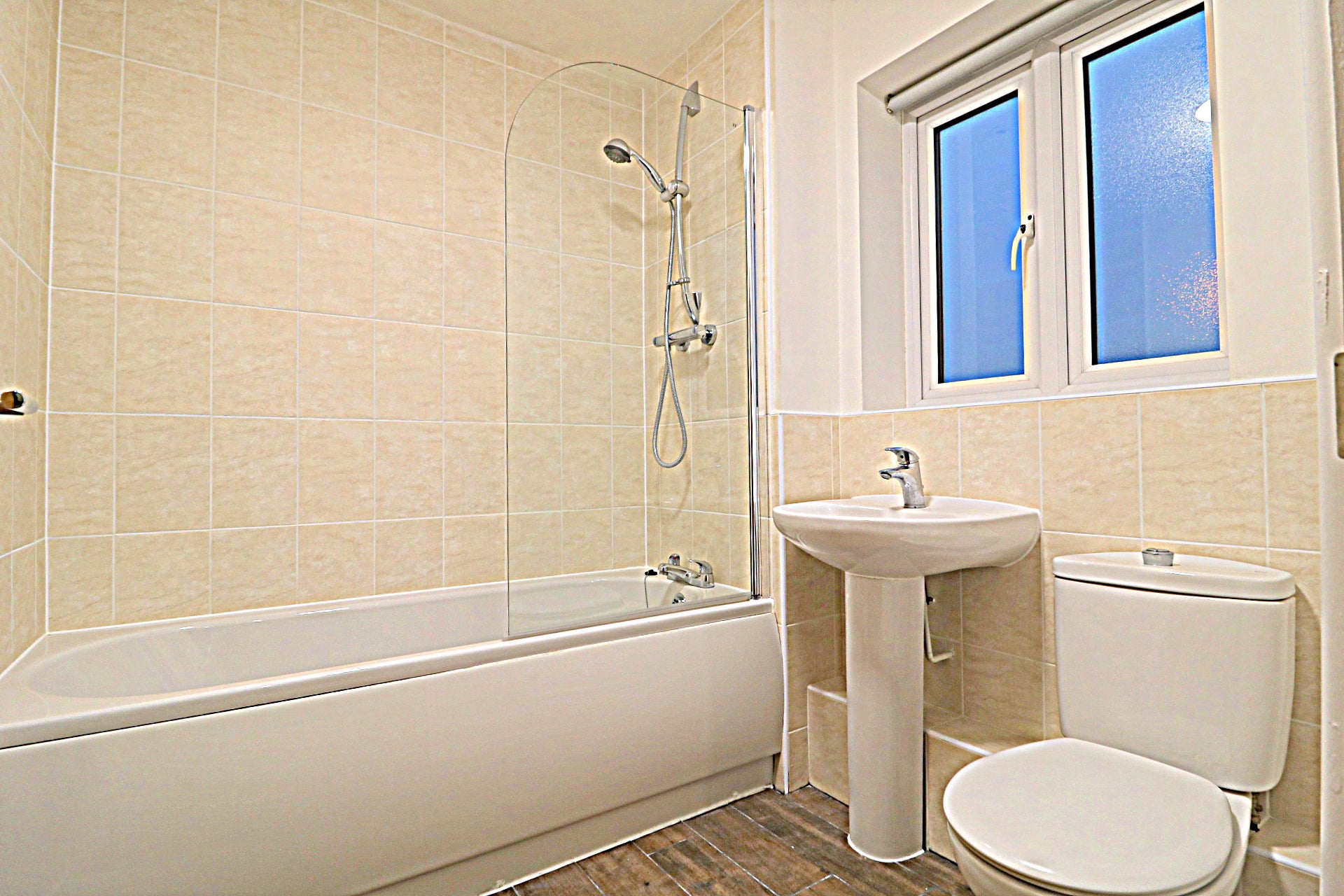 Room Beauvais Square in Shortstown