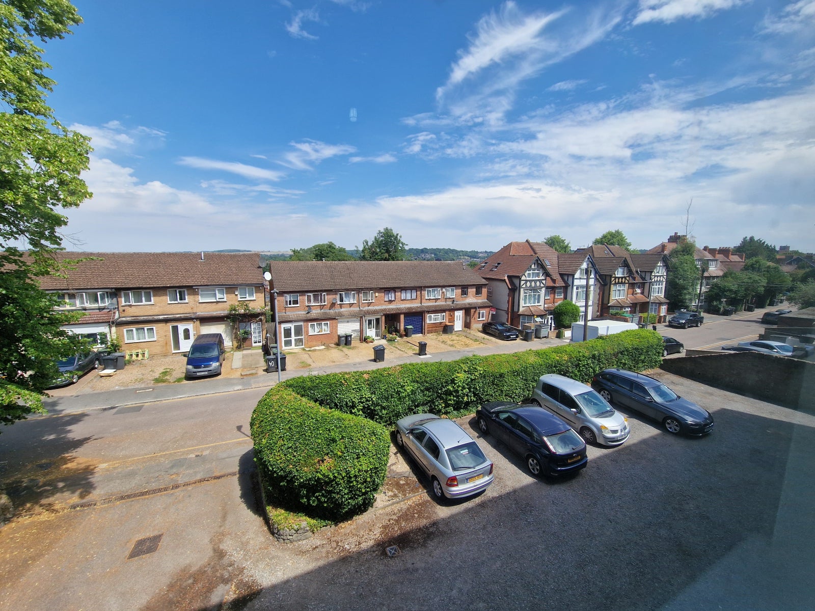 Flat Downs Road in Luton