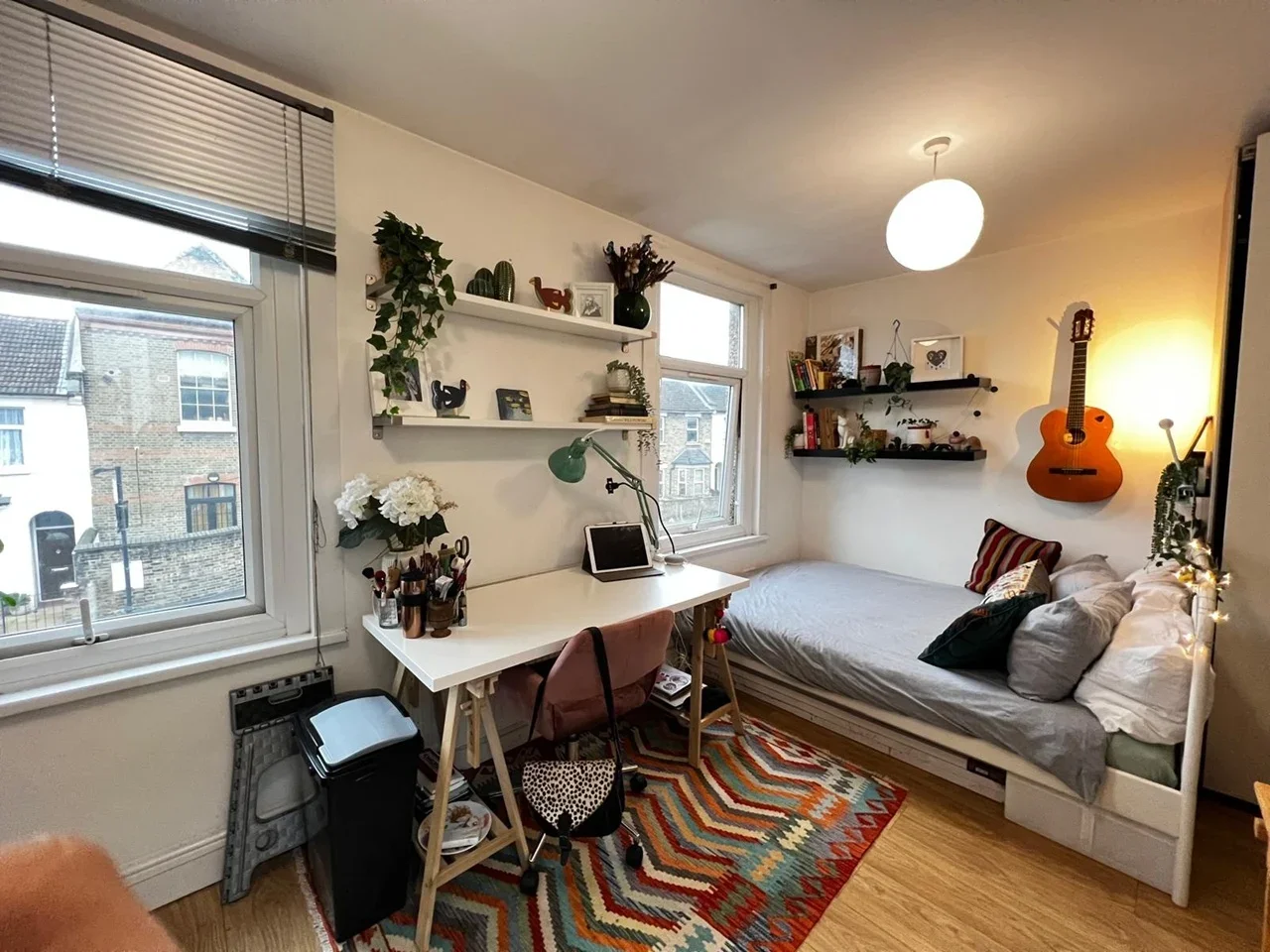 Room Kenworthy Road in Greater London