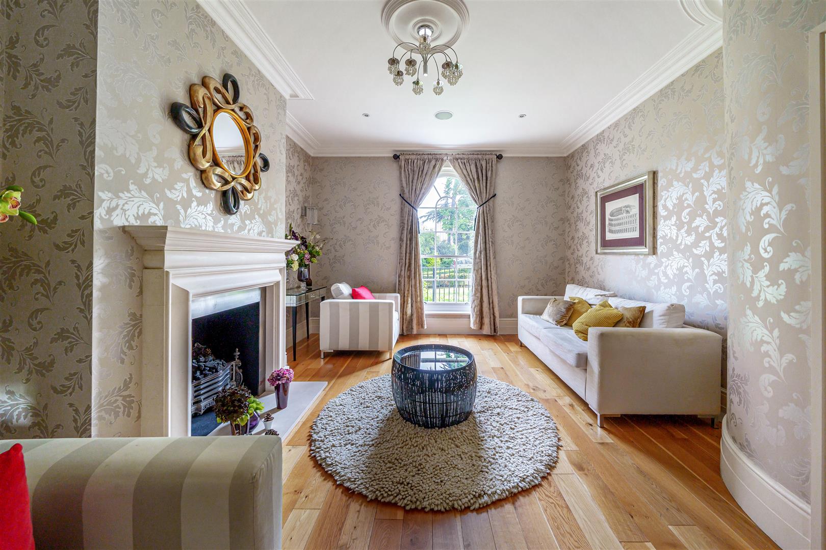 House The Knoll in Greater London