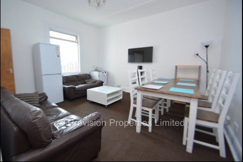 Flat Belle Vue Road in Leeds
