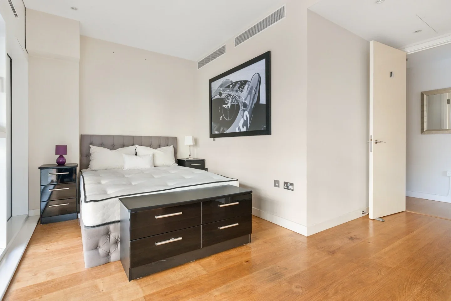 Flat Gatliff Road in City of Westminster