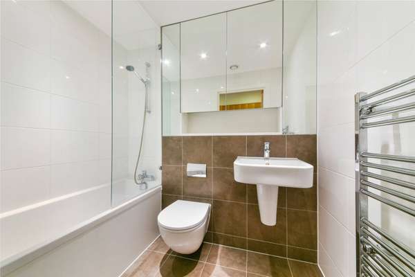 Flat Conington Road in Greater London