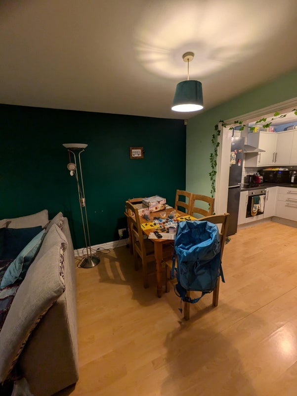 Room Whiteoak Road in Manchester
