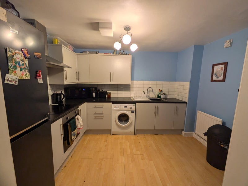 Room Whiteoak Road in Manchester
