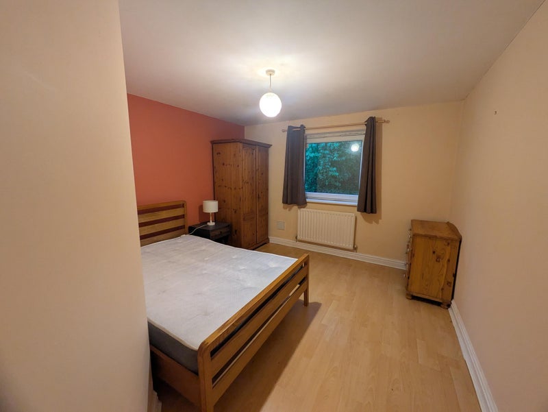 Room Whiteoak Road in Manchester