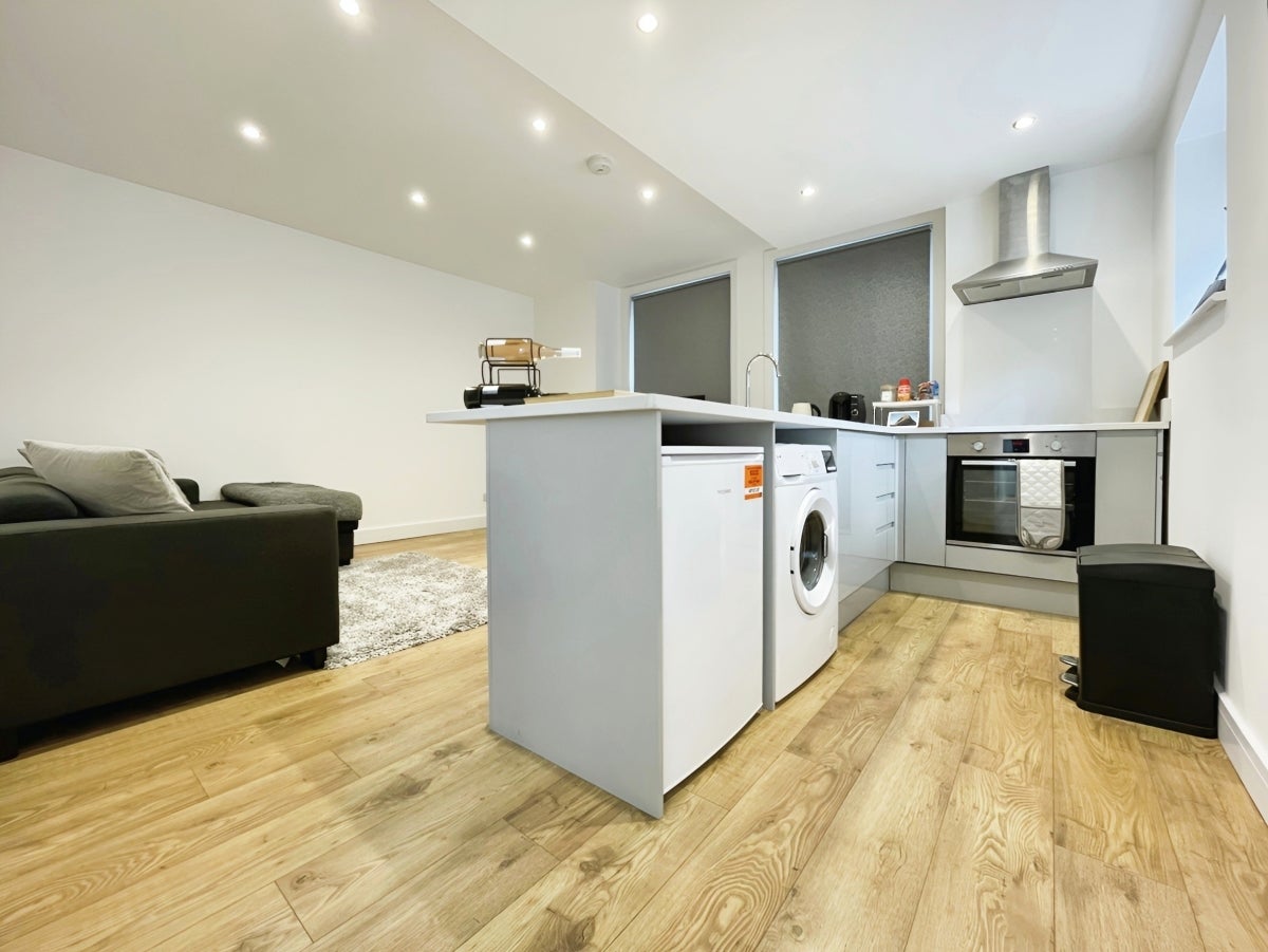 Flat Upper Grosvenor Road in Tunbridge Wells