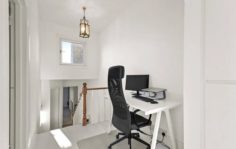 Flat Saltram Crescent in City of Westminster