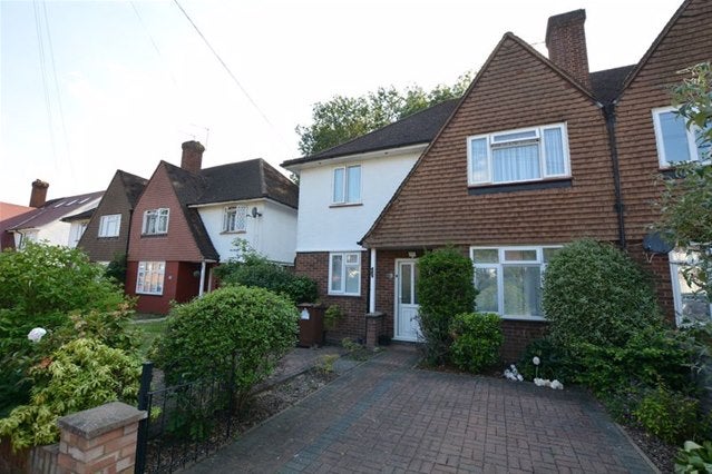 House Woodridings Close in Greater London