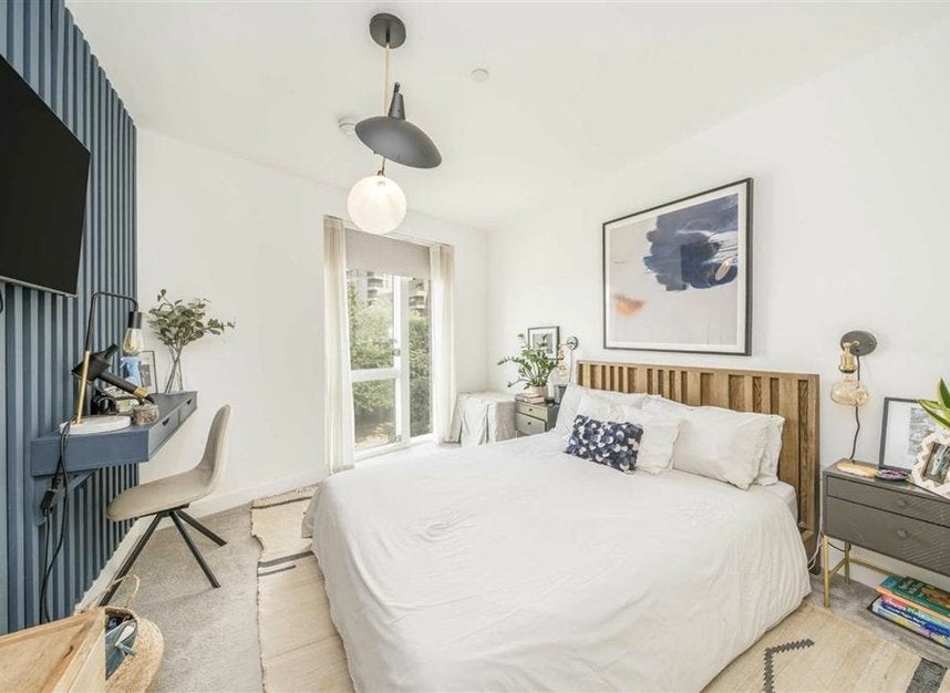 House Southern Way in Greater London