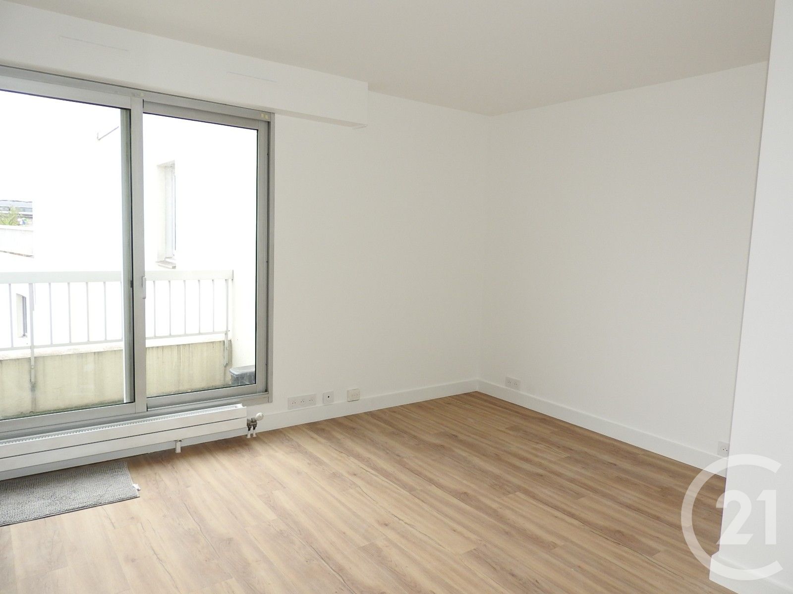 Flat Avenue Simón Bolívar in Paris