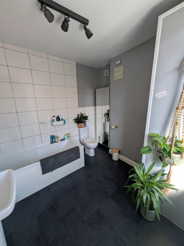 Room Elmdale Road in Bristol
