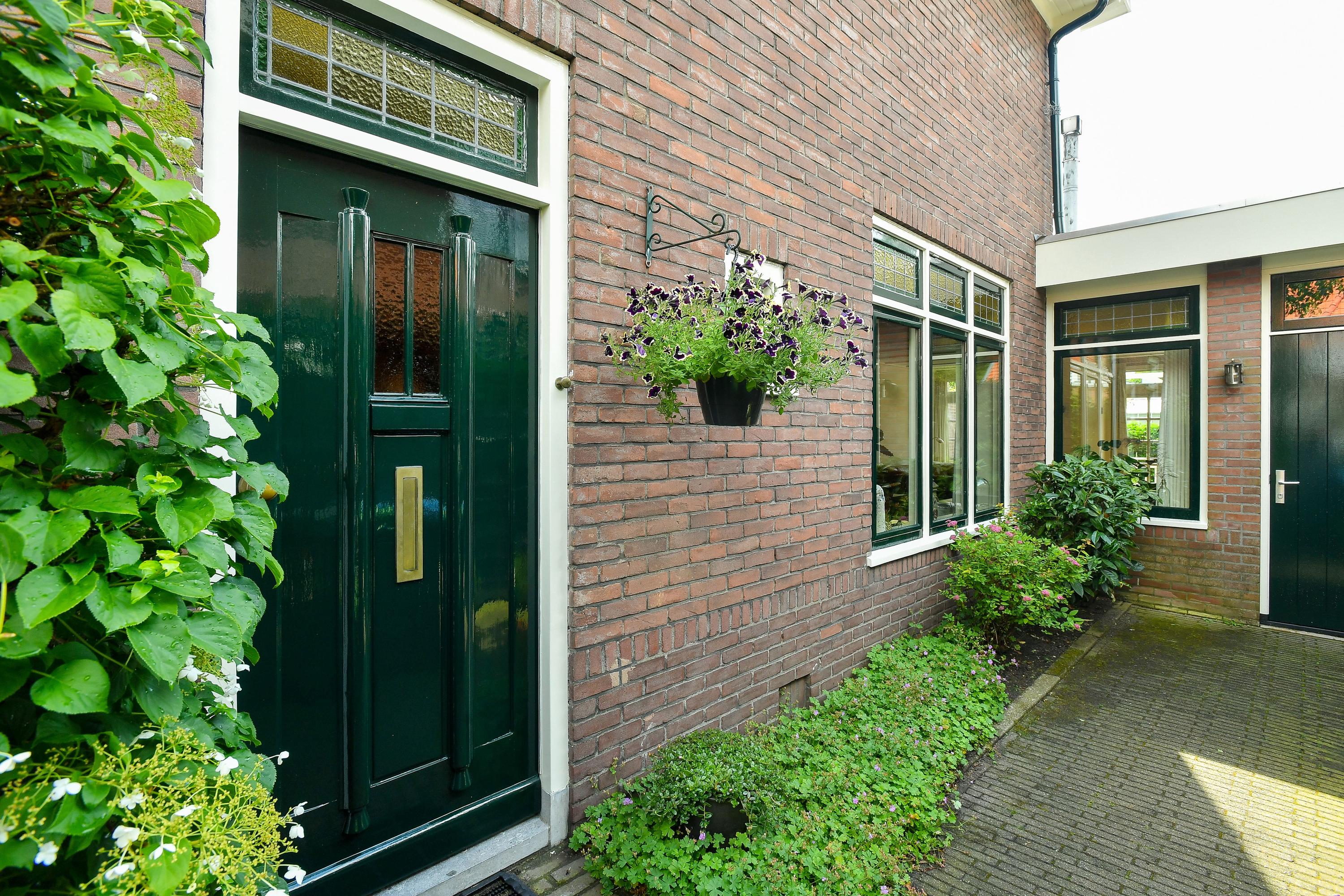 Twee-onder-één-kap te koop: Alteveer 17E, Velp
