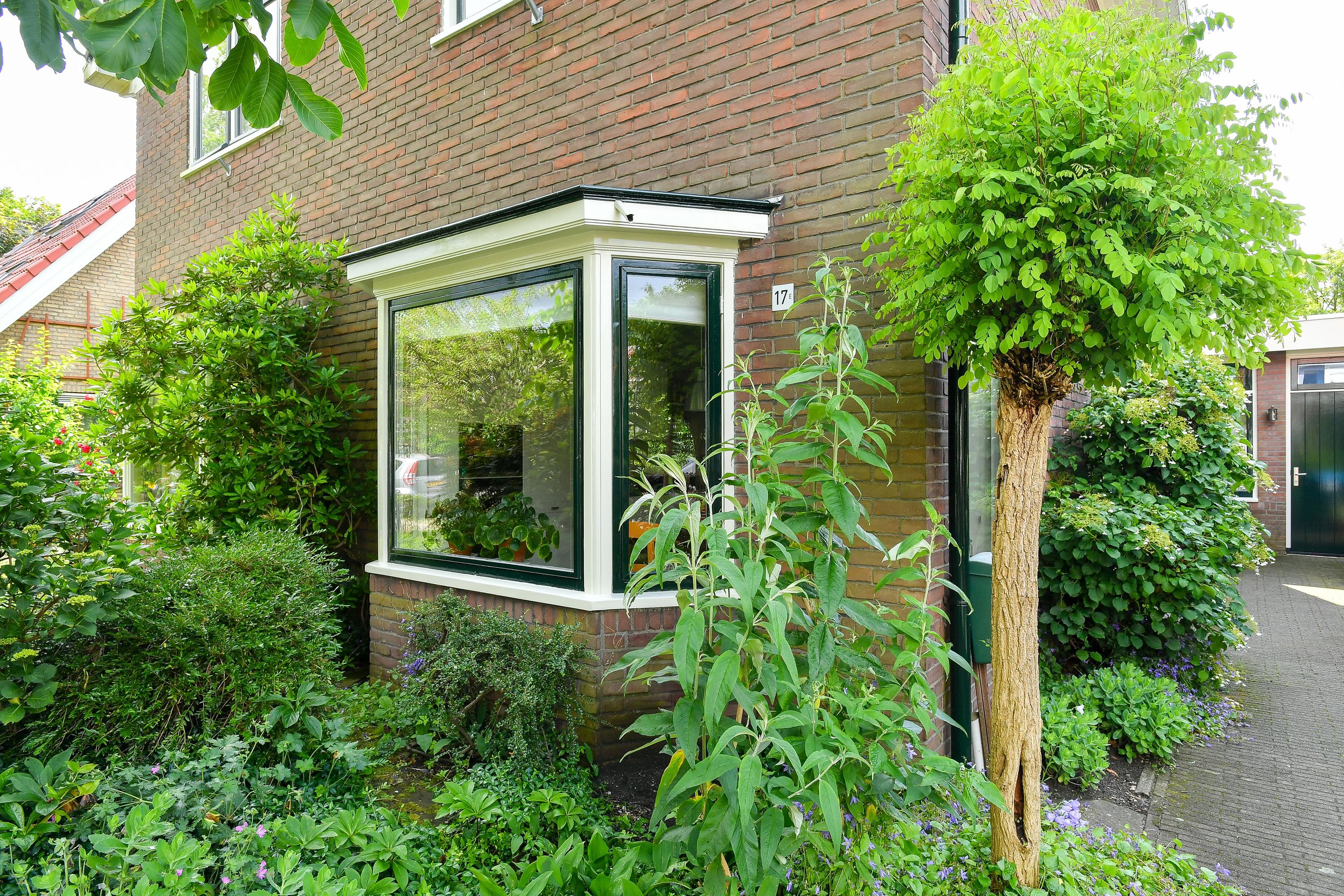 Twee-onder-één-kap te koop: Alteveer 17E, Velp