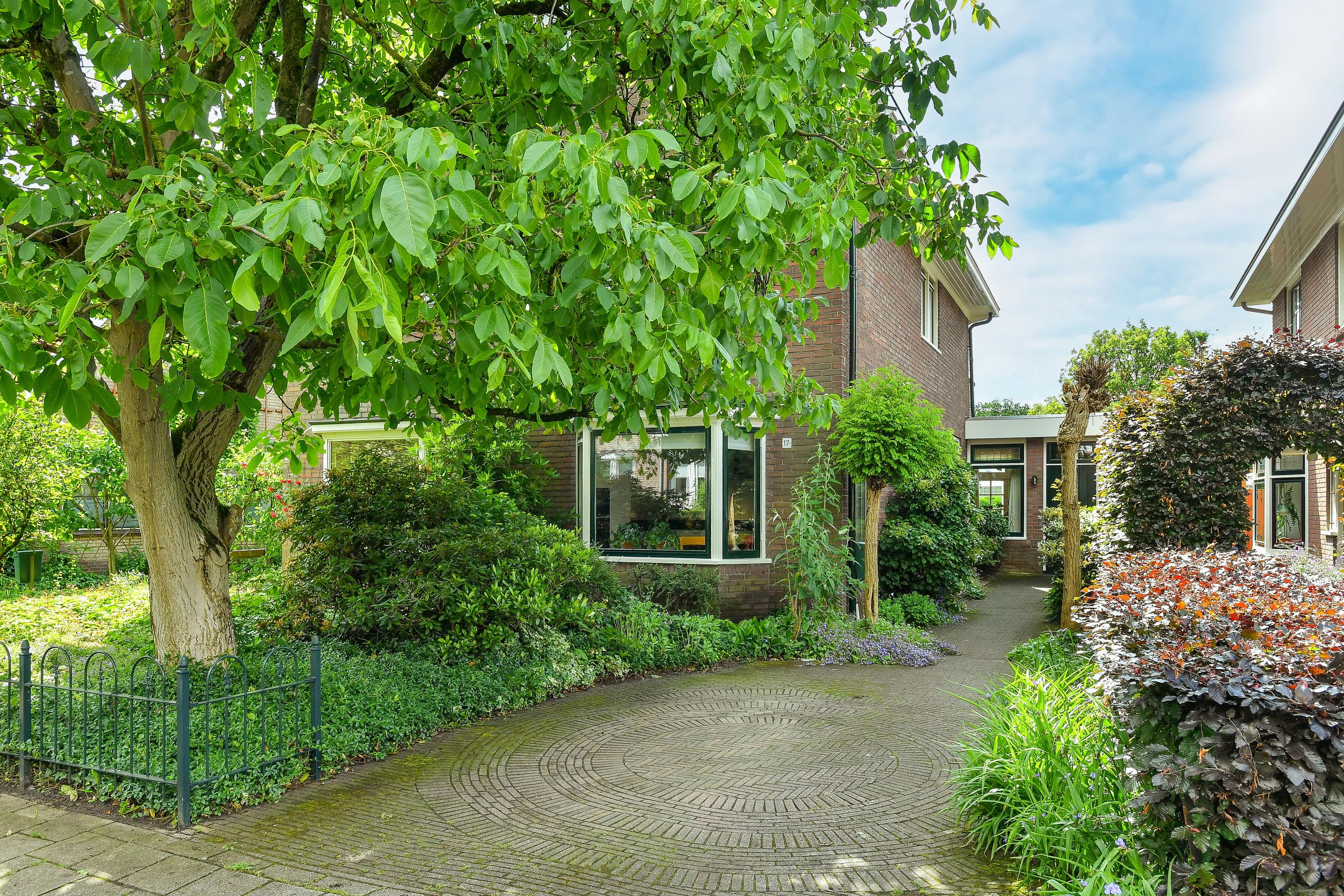 Twee-onder-één-kap te koop: Alteveer 17E, Velp