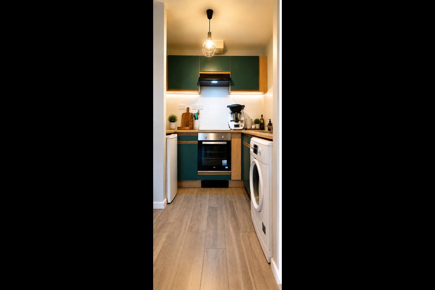 Flat Sidney Road in Borough of Spelthorne