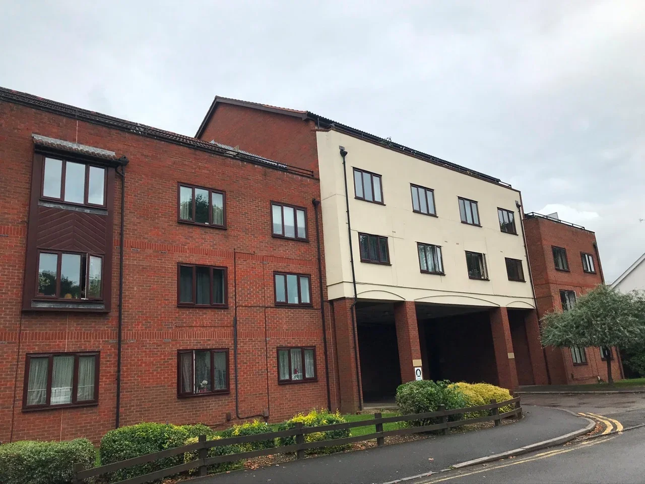 Flat Sidney Road in Borough of Spelthorne
