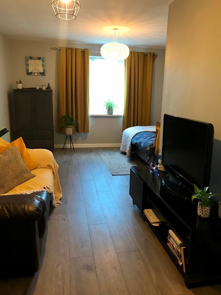 Flat Sidney Road in Borough of Spelthorne