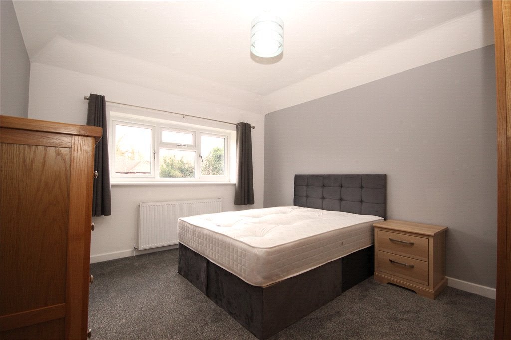 Flat Fir Tree Road in Guildford
